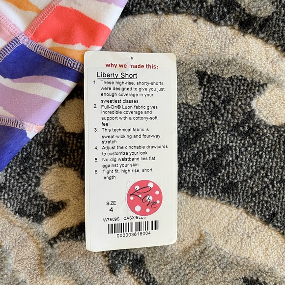 NWT Lululemon Liberty Shorts Bleacher Stripe White Iris Flower - Picture 8 of 9